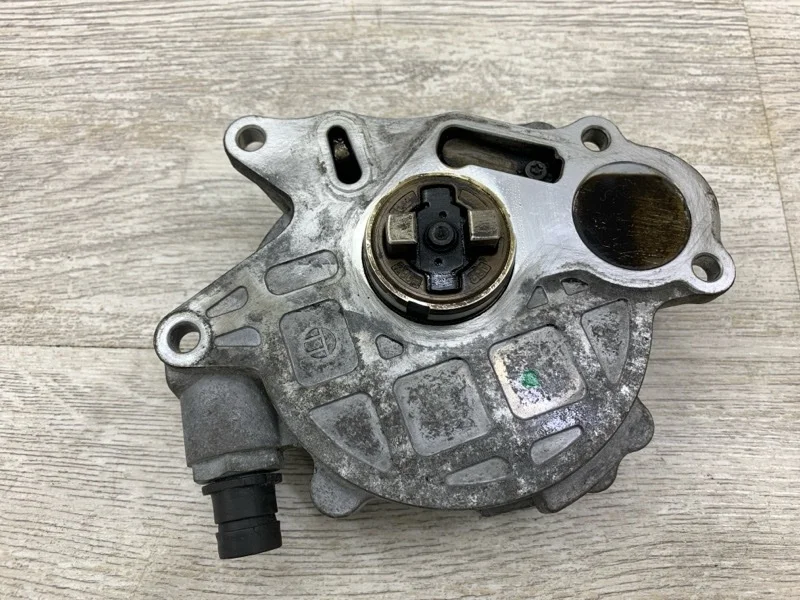 Насос вакуумный Skoda Octavia 2009 03L145100F УНИВЕРСАЛ CEGA