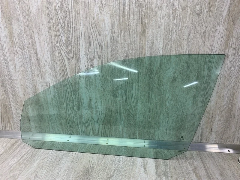 Стекло двери Volkswagen Golf 2007 1K5845201B УНИВЕРСАЛ BLS, переднее левое