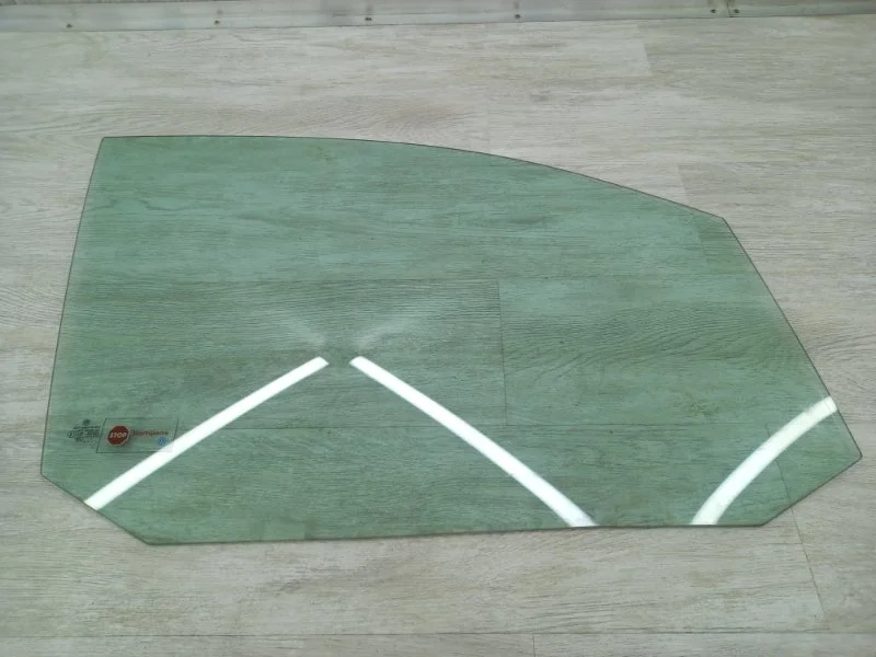 Стекло двери Volkswagen Caddy 2004 2K0845202C ФУРГОН BCA, переднее правое