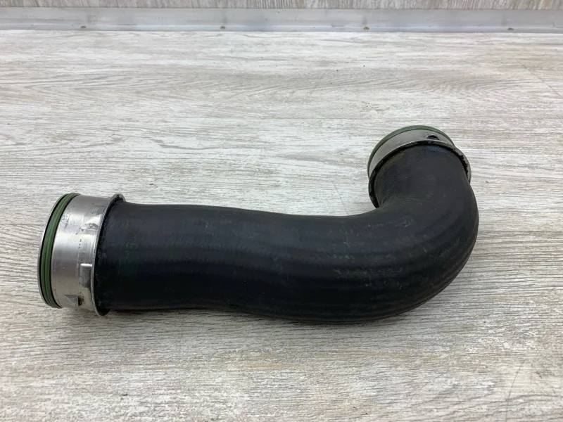 Патрубок интеркулера Skoda Octavia 2010 3C0145832D УНИВЕРСАЛ BMM