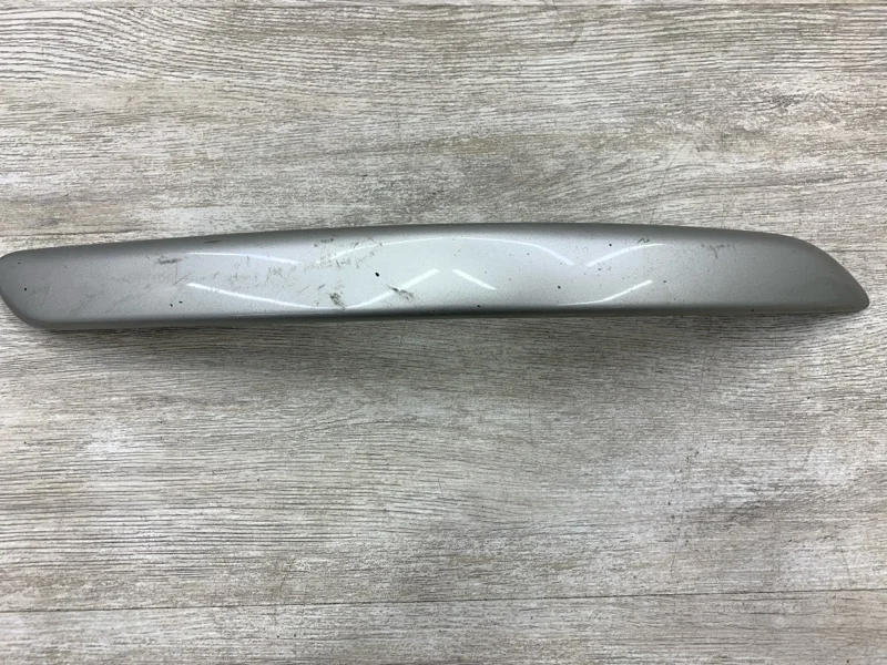 Молдинг бампера Toyota Avensis 2007 5271205903 УНИВЕРСАЛ 3ZZ-FE, передний правый