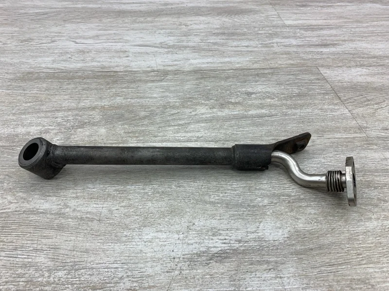 Трубка масляная Skoda Octavia 2010 03G145535F УНИВЕРСАЛ BMM