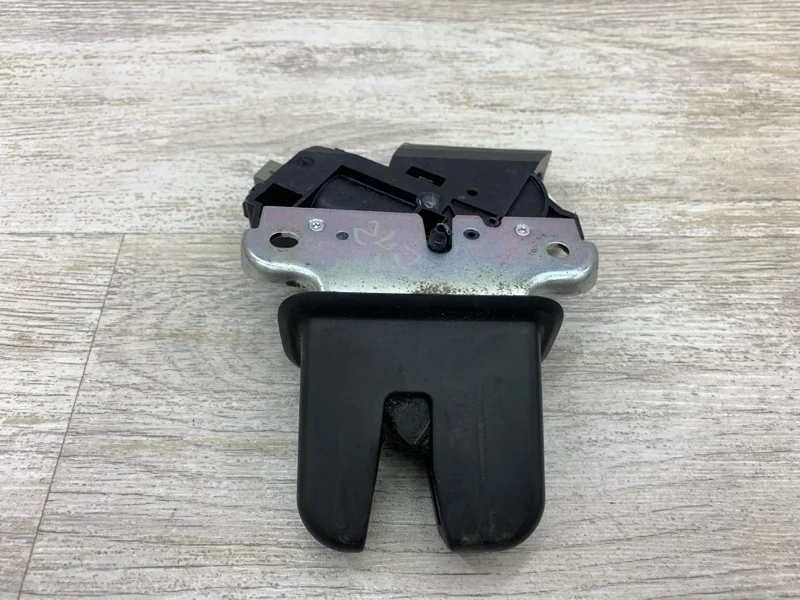 Замок багажника Audi A4 2008 4F5827505D СЕДАН CAGA