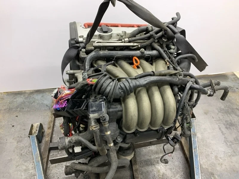 Двигатель в сборе Audi A4 2002 06B100098CX УНИВЕРСАЛ ALT