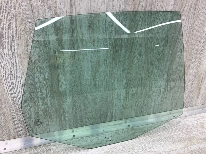 Стекло двери Volkswagen Jetta 5 2006 1K5845026 СЕДАН BLF, заднее правое