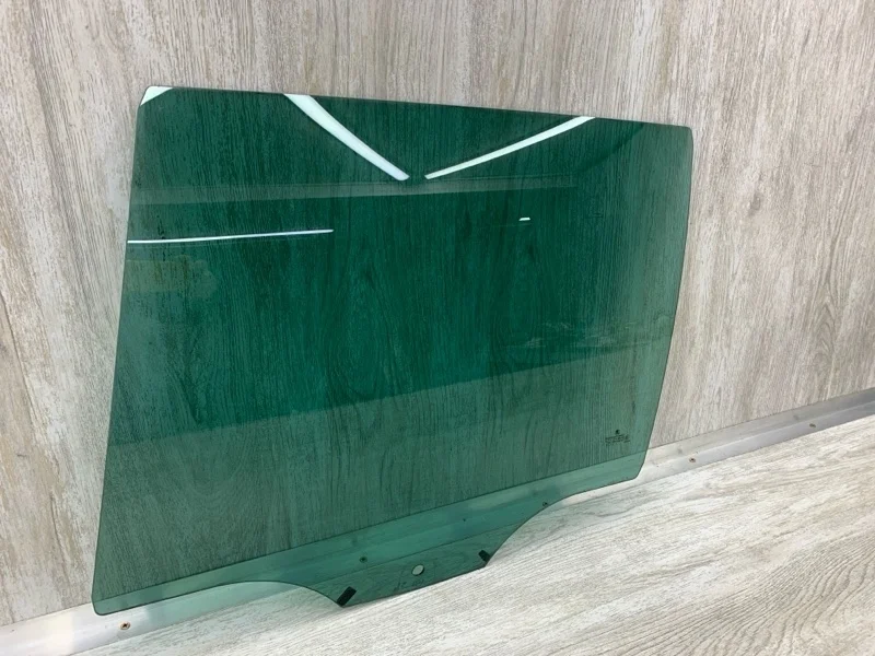 Стекло двери Skoda Octavia 2013 1Z9845205B УНИВЕРСАЛ CAYC, заднее левое