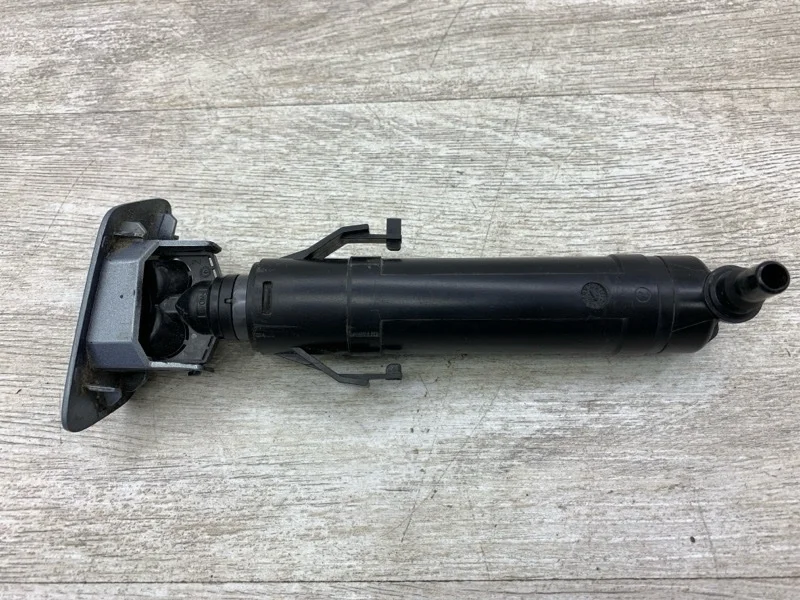 Форсунка омывателя фар Volkswagen Passat B7 2013 3AA955103 УНИВЕРСАЛ CAYC, левая