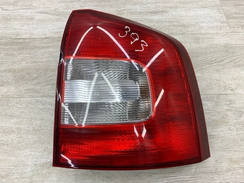Фонарь Skoda Octavia 2010 1Z9945112A УНИВЕРСАЛ BMM, задний правый