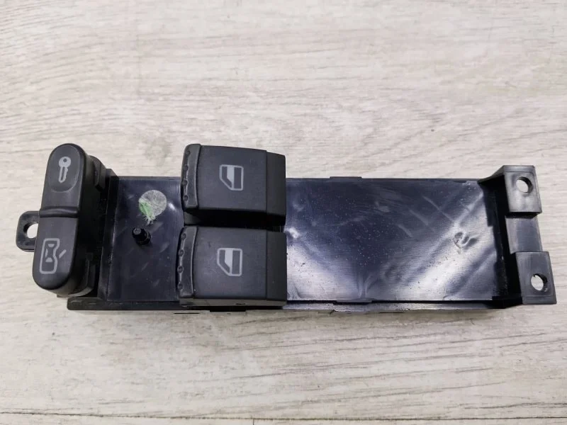 Блок управления стеклоподъемниками Skoda Fabia 2006 1J3959857A УНИВЕРСАЛ BNM, передний левый