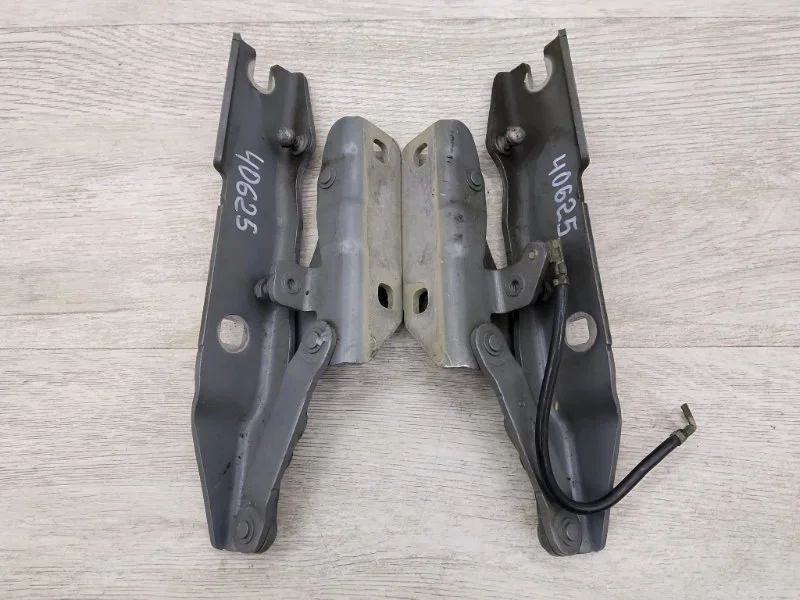 Петля капота Bmw 5 2004 41617120275 УНИВЕРСАЛ 256D2 M57