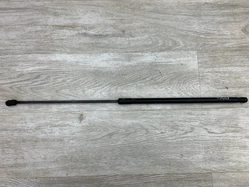 Амортизатор капота Volkswagen Passat B6 2006 3C0823359A УНИВЕРСАЛ BKP