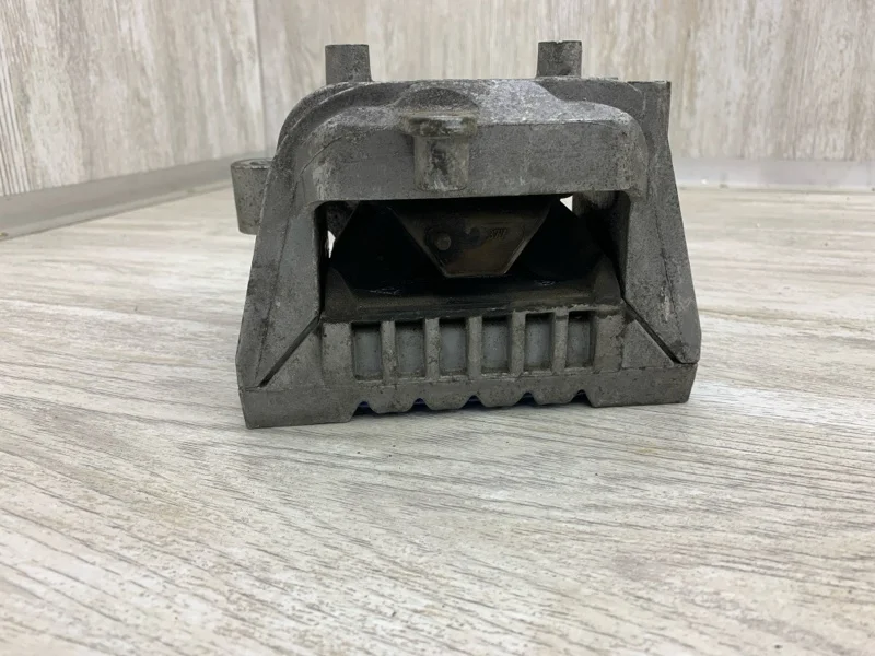 Подушка двигателя Volkswagen Passat B7 2011 1K0199262CE УНИВЕРСАЛ CFFB