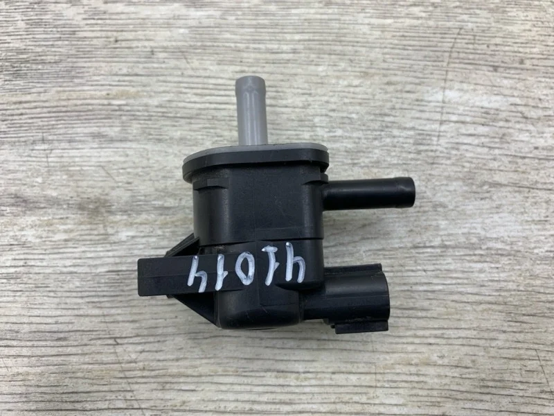 Вакуумный электромагнитный клапан Toyota Prius 2009 2586037040 ХЭТЧБЕК 2ZR-FXE