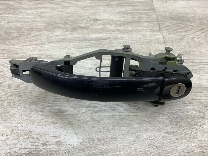 Ручка двери внешняя Volkswagen Golf 2008 1K0837885A УНИВЕРСАЛ BLS, передняя левая