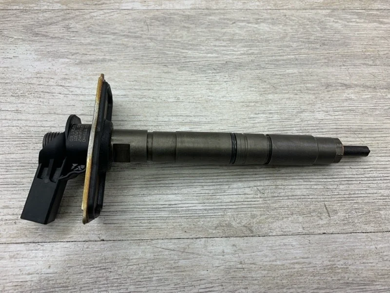 Форсунка топливная Volkswagen Scirocco 2009 03L130277 ХЭТЧБЕК CBDB