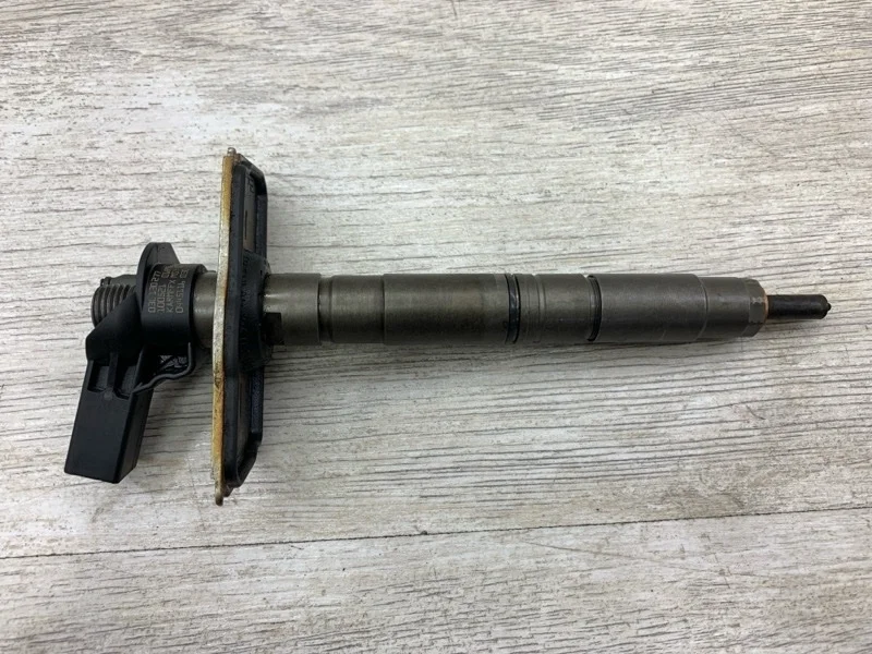 Форсунка топливная Volkswagen Scirocco 2009 03L130277 ХЭТЧБЕК CBDB