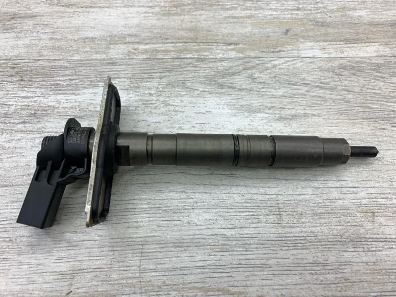 Форсунка топливная Volkswagen Scirocco 2009 03L130277 ХЭТЧБЕК CBDB