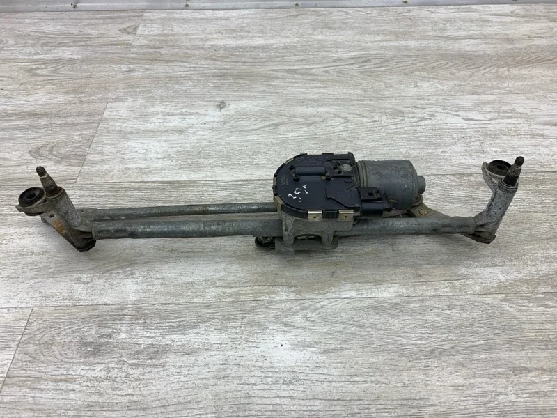 Трапеция дворников Skoda Octavia 2005 1Z1955601 УНИВЕРСАЛ BGU