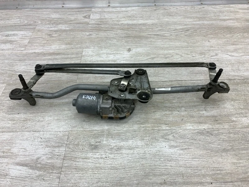 Трапеция дворников Volvo V70 2009 31333456 УНИВЕРСАЛ D4204T