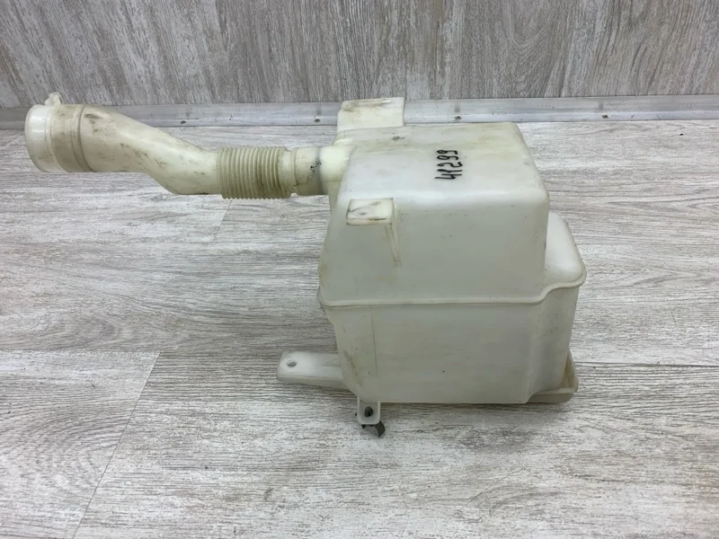 Бачок омывателя Subaru Outback 2006 86631AG020 УНИВЕРСАЛ EJ25