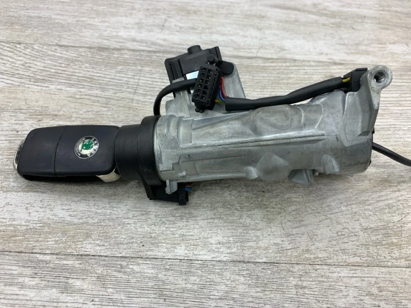 Замок зажигания Skoda Octavia 2009 1K0905841 УНИВЕРСАЛ CEGA