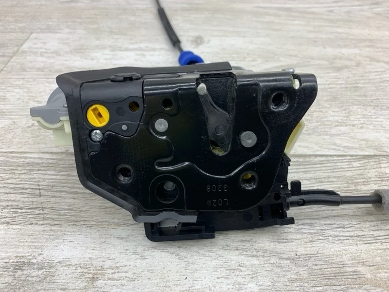 Замок двери Volkswagen Tiguan 2008 3C4839015A ВНЕДОРОЖНИК CBAB, задний левый