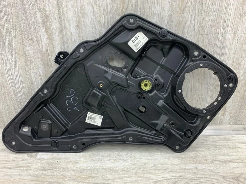 Стеклоподъемник электрический Volkswagen Tiguan 2008 5N0839461A ВНЕДОРОЖНИК CBAB, задний левый