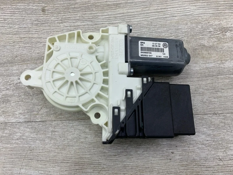 Моторчик стеклоподъемника Volkswagen Tiguan 2008 5N0959703D ВНЕДОРОЖНИК CBAB, задний левый
