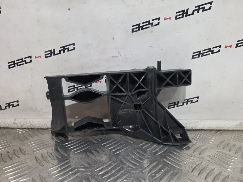 Крепление фары Audi A6 2014 4G0805608 C7, правое