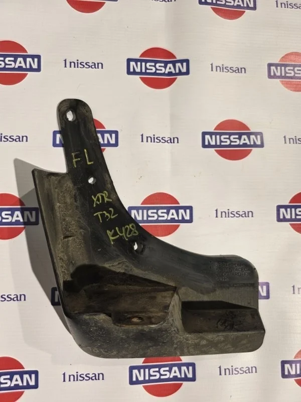 Брызговик Nissan X Trail 2017 638554CE0A T32 M9R, передний левый