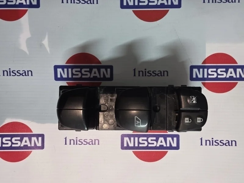 Блок управления стеклоподъемниками Nissan Qashqai 2015 254014EA0A J11 HRA2, передний левый