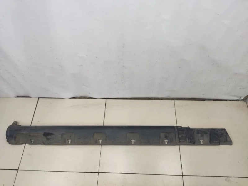 Накладка на порог (наружная) левая Renault Sandero