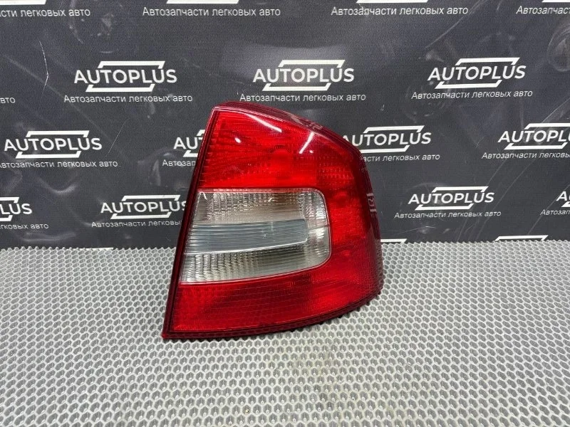 Фонарь заднего хода Skoda Octavia 2011 1Z5945096B ЛИФТБЭК А5 1.4 CAXA, задний правый
