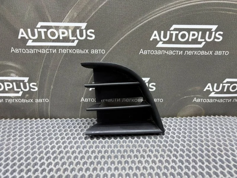 Решетка в бампер Skoda Octavia 2011 1Z0853666C ЛИФТБЭК А5 1.4 CAXA, передняя правая