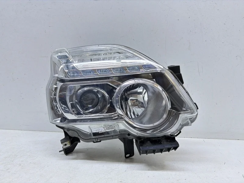 Фара Nissan X-Trail 2011-2015 T31