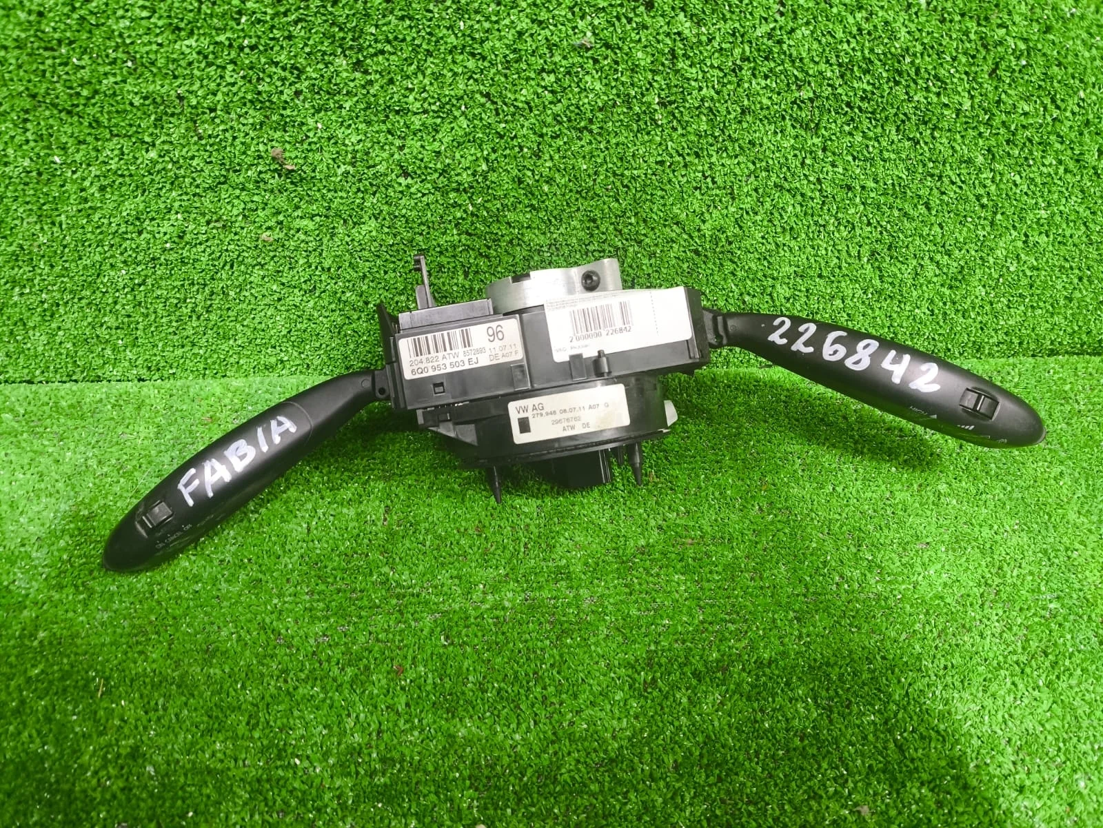 Переключатель подрулевой SKODA FABIA 2, VOLKSWAGEN POLO 2011- б/у FABIA 2(2007-2015);POLO(2010-