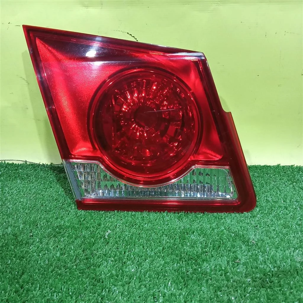 Фонарь задний внутренний левый  Chevrolet Cruze 2009 95130772 4758