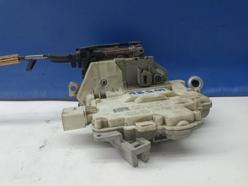 Замок двери Volkswagen Passat B7 2011 - 2015 3C4839016A, задний правый