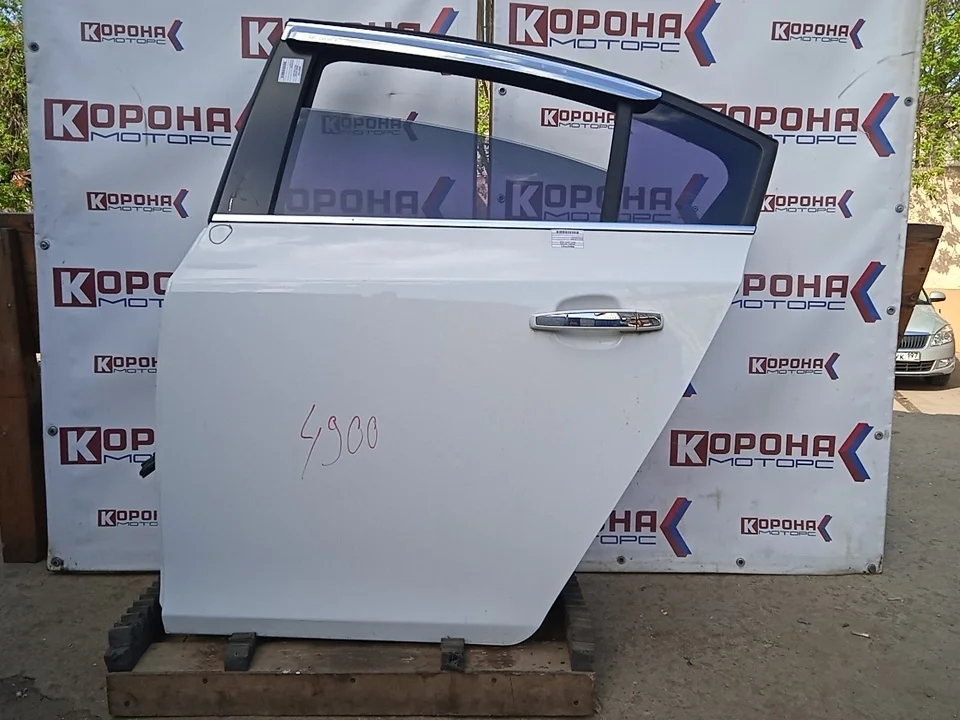 Дверь задняя левая Б/У вмятинки царапины