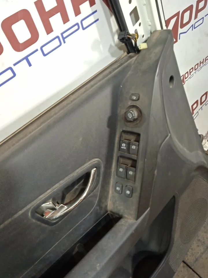 Дверь передняя левая Б/У Вмятинки , царапинки