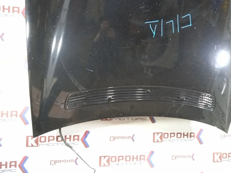 Капот Б/У потертости царапины