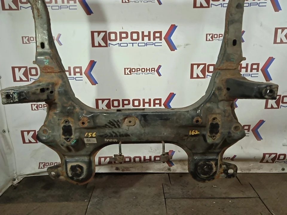 Подрамник передний двигателя Б/У Б/У