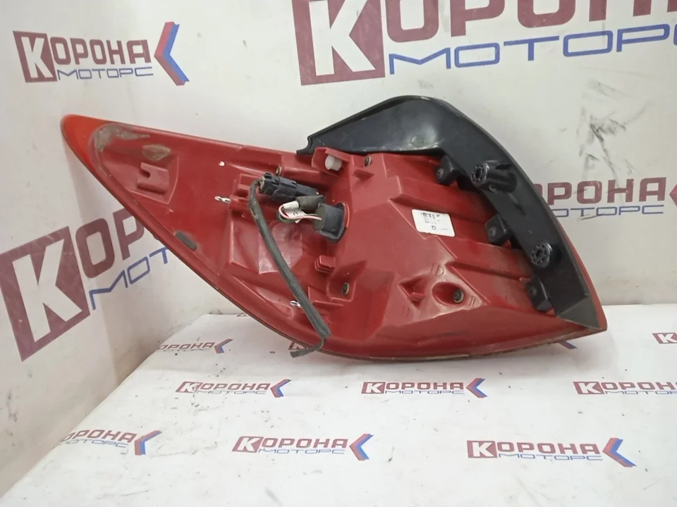 Фонарь задний правый Б/У Б/У