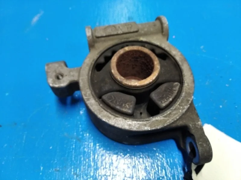 Опора двигателя Nissan Teana J32 2008-2014