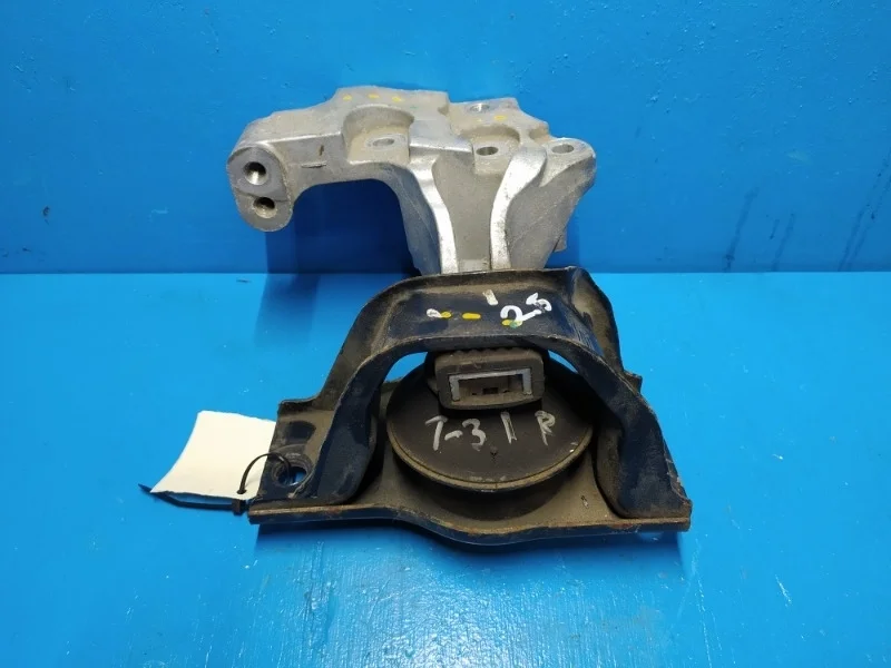 Опора двигателя Nissan X-Trail T31 2007-2014