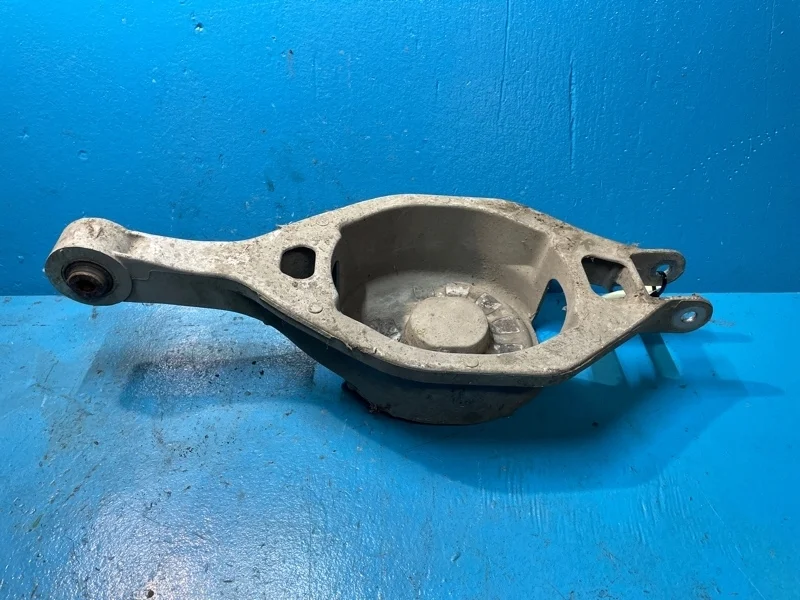 Рычаг поперечный нижний Infiniti G 2008-2014