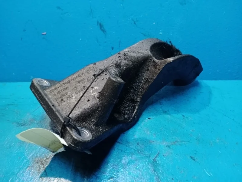 Кронштейн двигателя BMW 3-Series 1998-2005