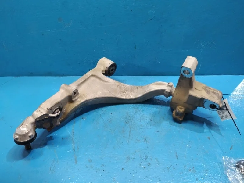 Рычаг подвески нижний Infiniti QX70 2010-2016