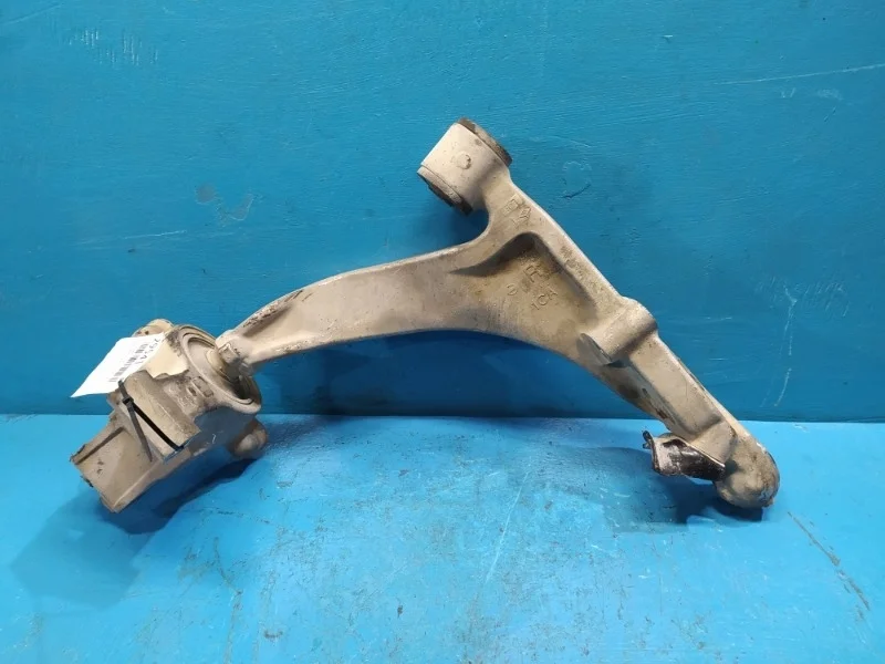 Рычаг подвески нижний Infiniti QX70 2010-2016