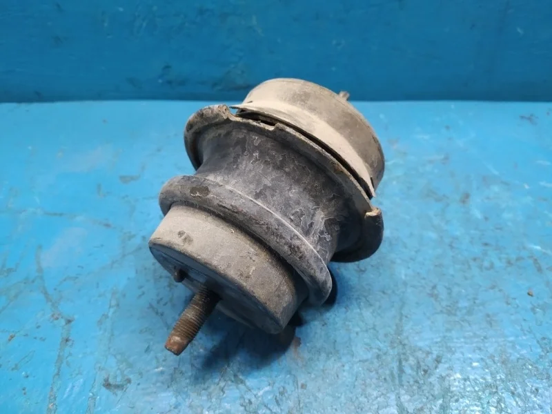 Опора двигателя Infiniti QX70 2010-2016